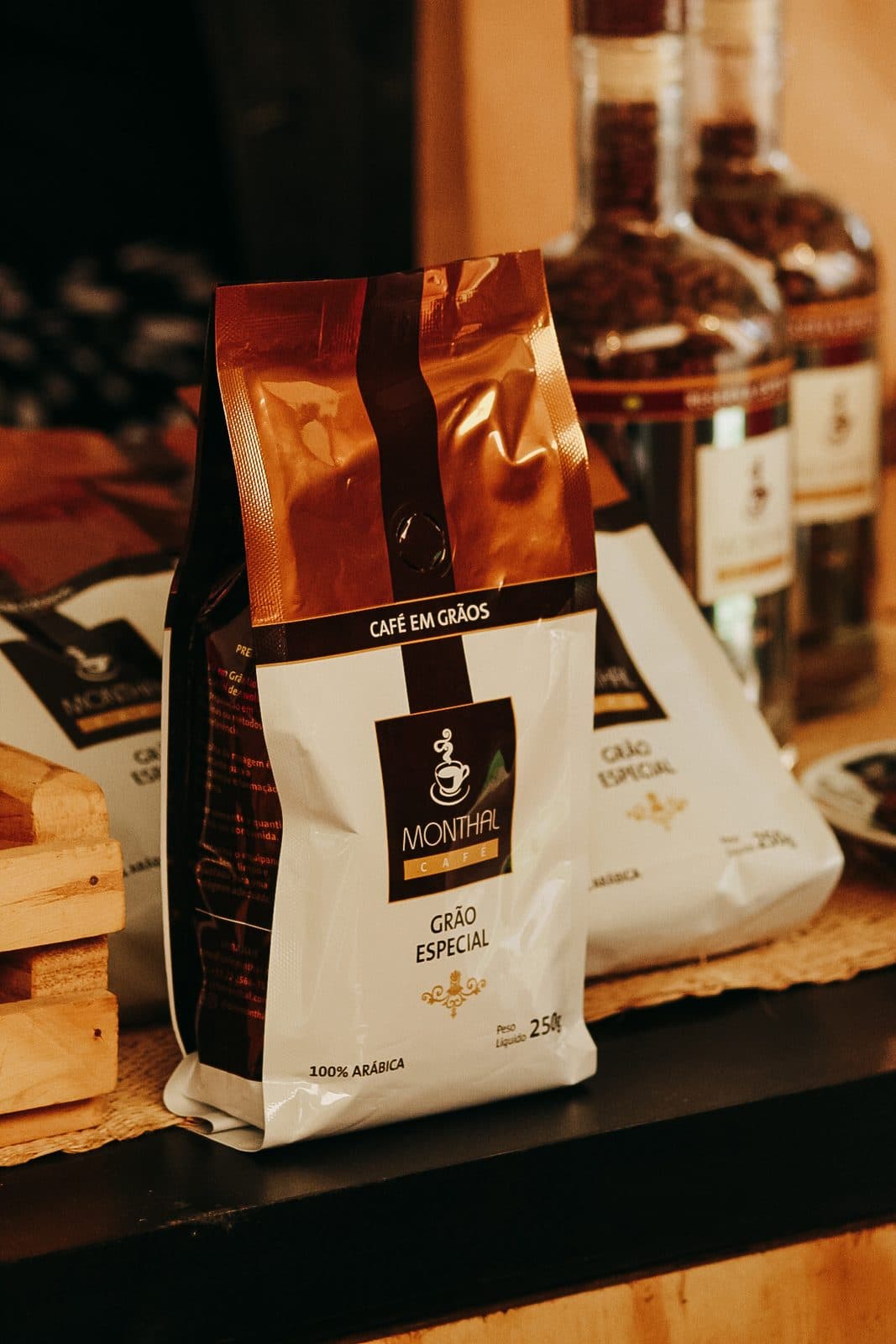 Café em grãos Monthal na prateleira